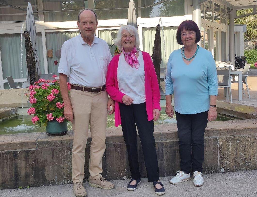 Henriette - Bildmitte - mit Helga und Helmut Hauswirth