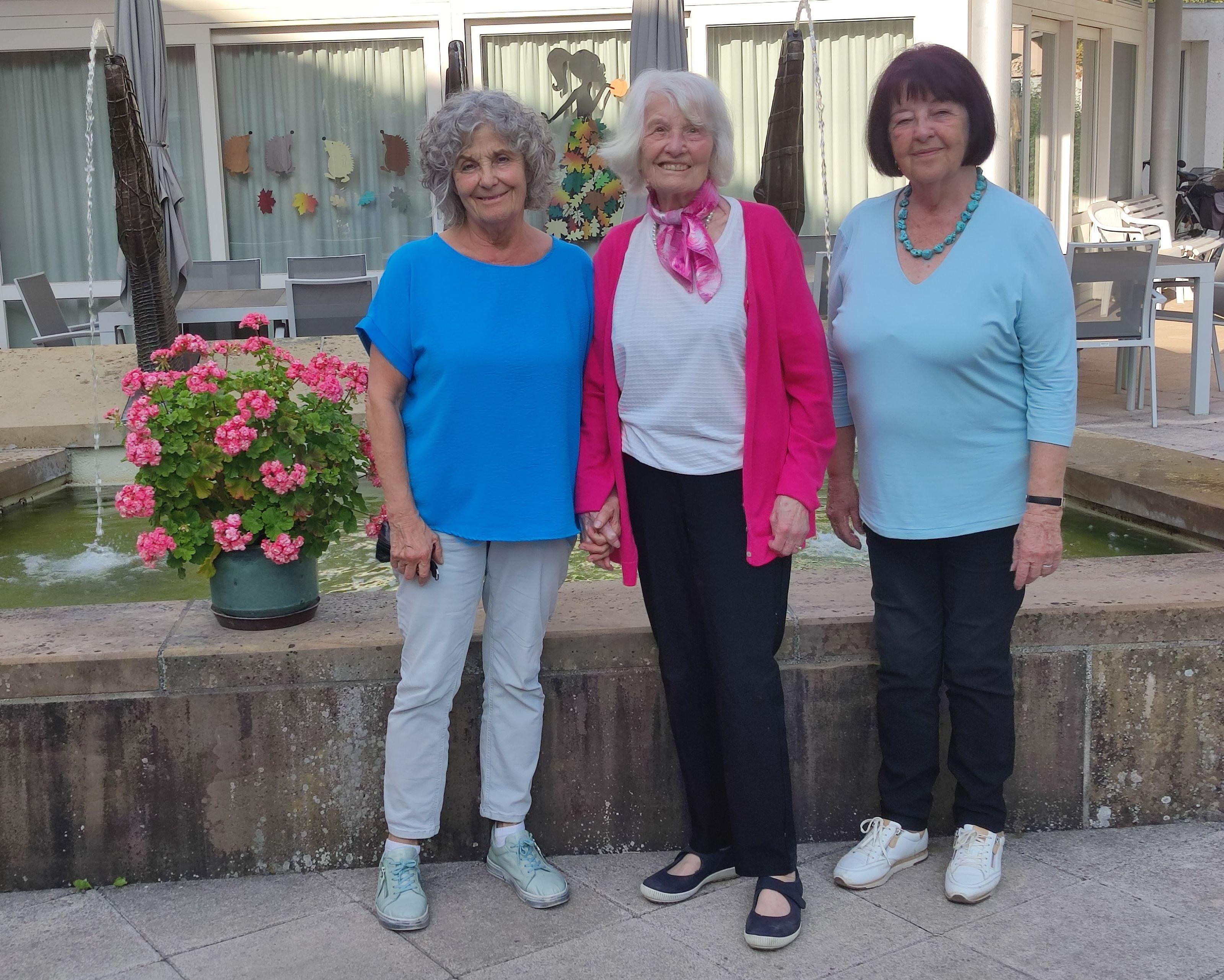 Henriette mit Tochter Christa und Helga